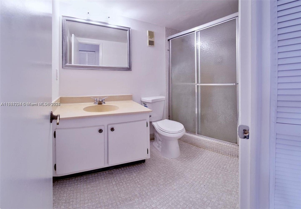 9273 Collins Ave - Photo 15