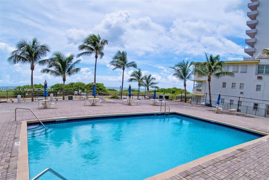 9273 Collins Ave - Photo 27