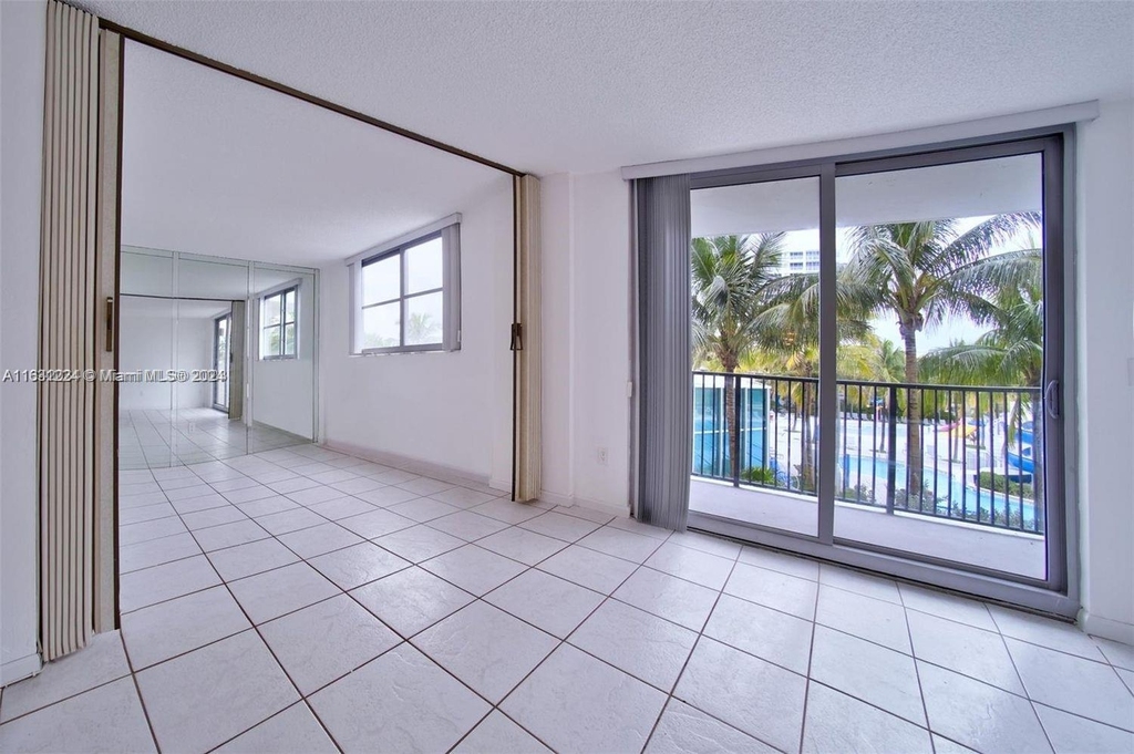 9273 Collins Ave - Photo 24