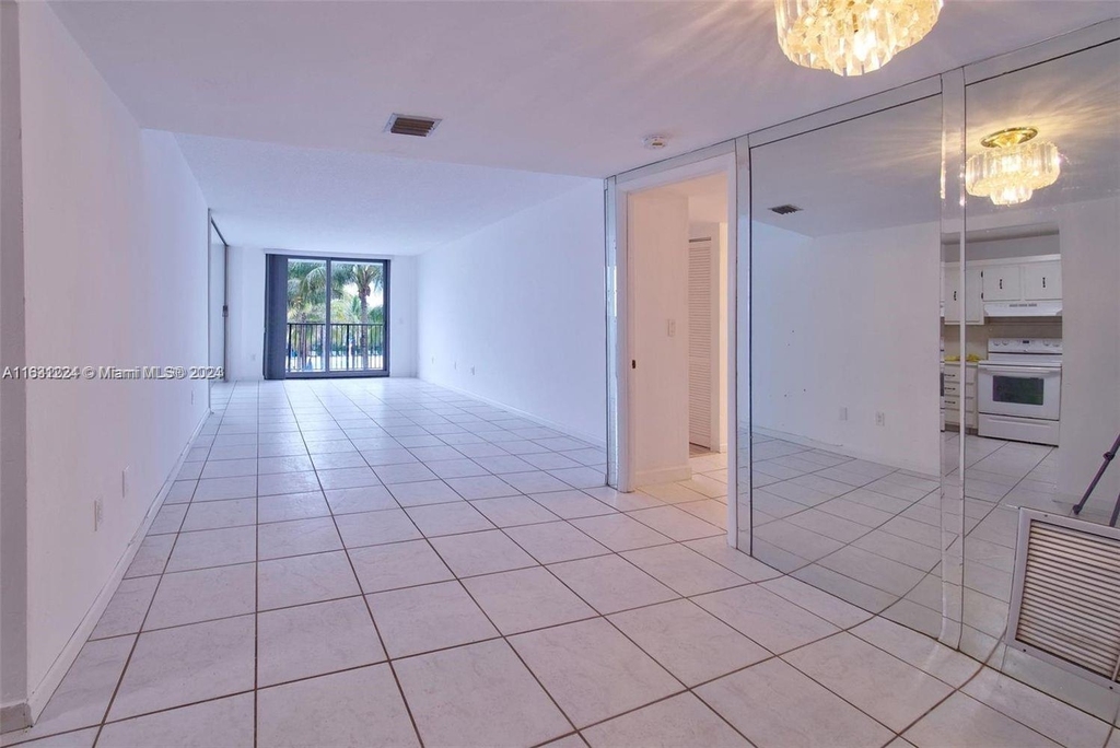 9273 Collins Ave - Photo 26