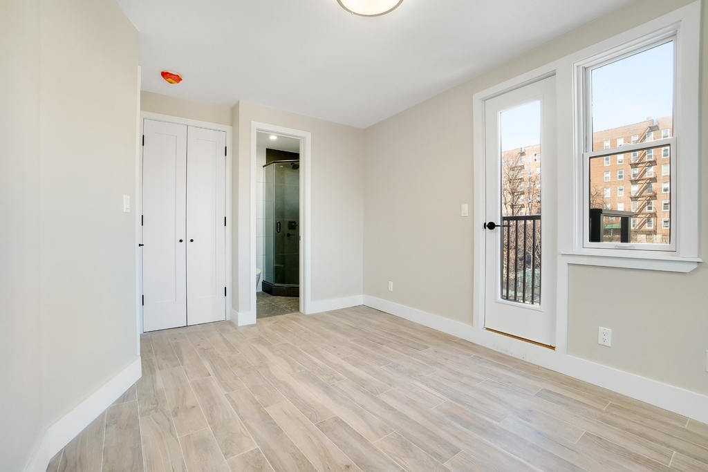 800 Empire Boulevard - Photo 4