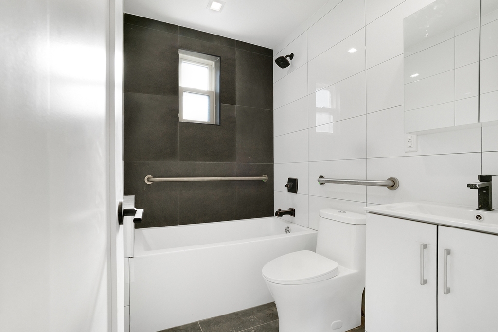 800 Empire Boulevard - Photo 3
