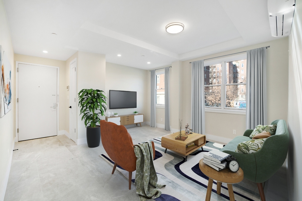 800 Empire Boulevard - Photo 0