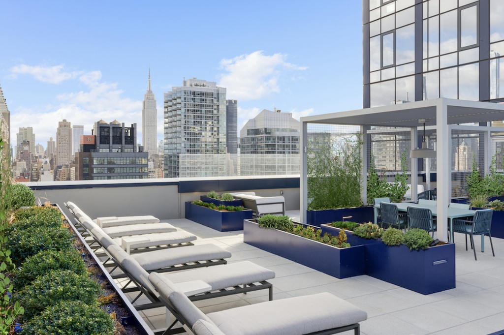11 Avenue & 38th Street - Photo 12