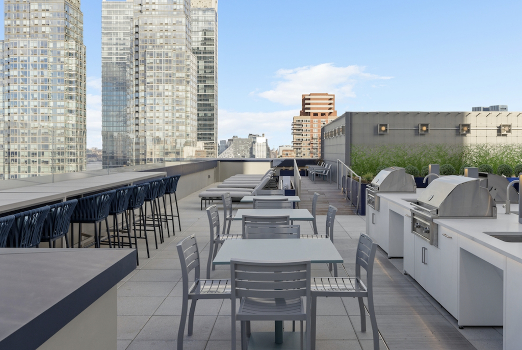 11 Avenue & 38th Street - Photo 13