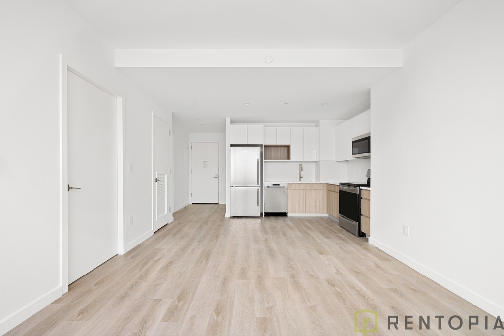 77 Commercial Street - Photo 2