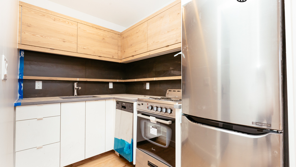 1020 Manhattan Avenue - Photo 4