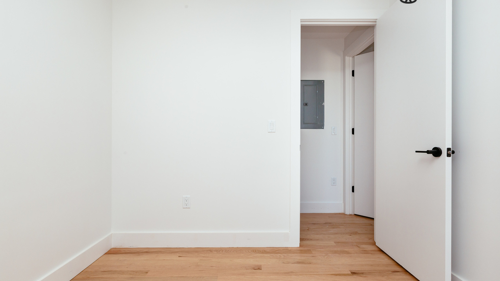 1020 Manhattan Avenue - Photo 17