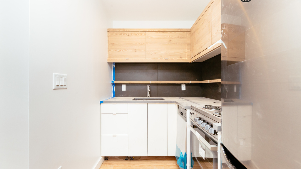1020 Manhattan Avenue - Photo 12