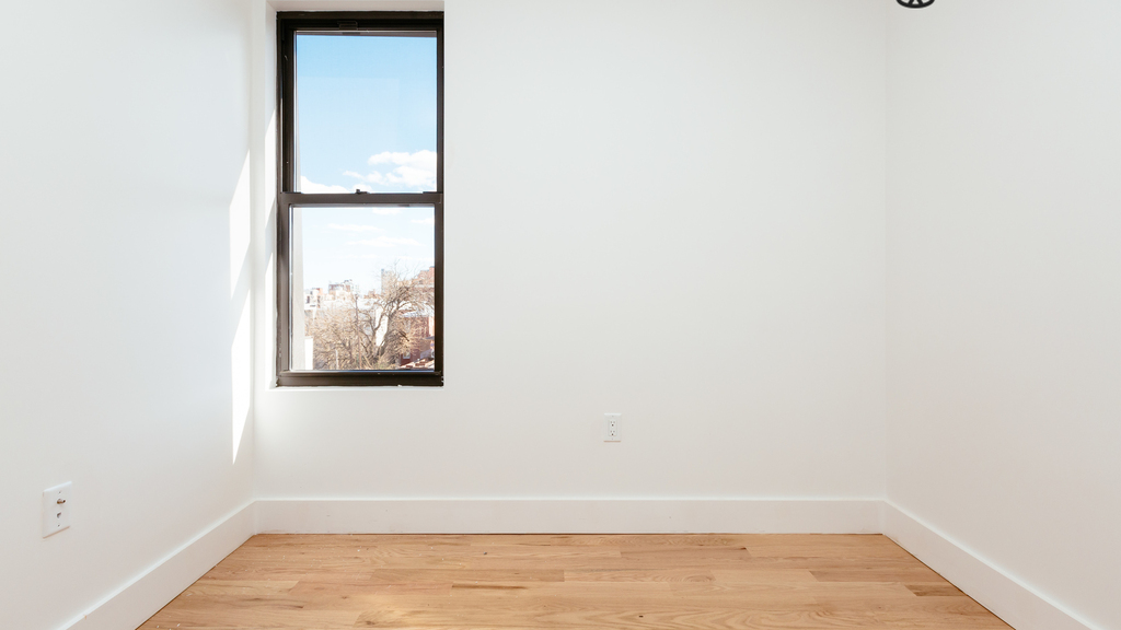 1020 Manhattan Avenue - Photo 11