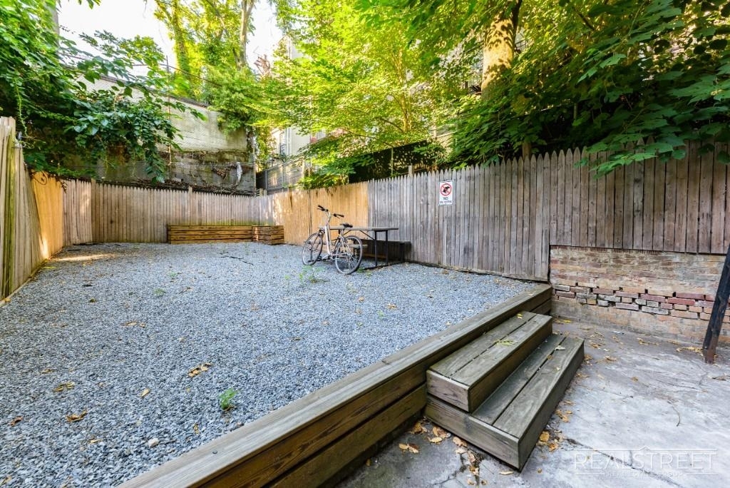 772 Saint Johns Place - Photo 4