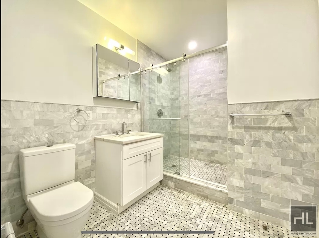 East 48th Street - Photo 5