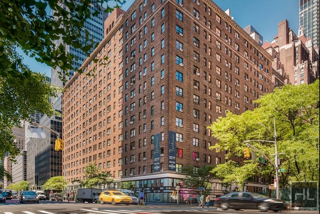 East 48th Street - Photo 11