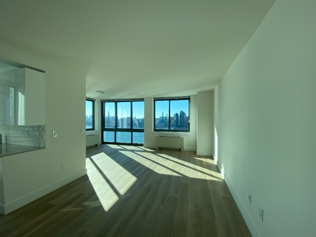Center Boulevard - Photo 1