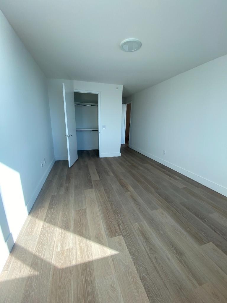Center Boulevard - Photo 4