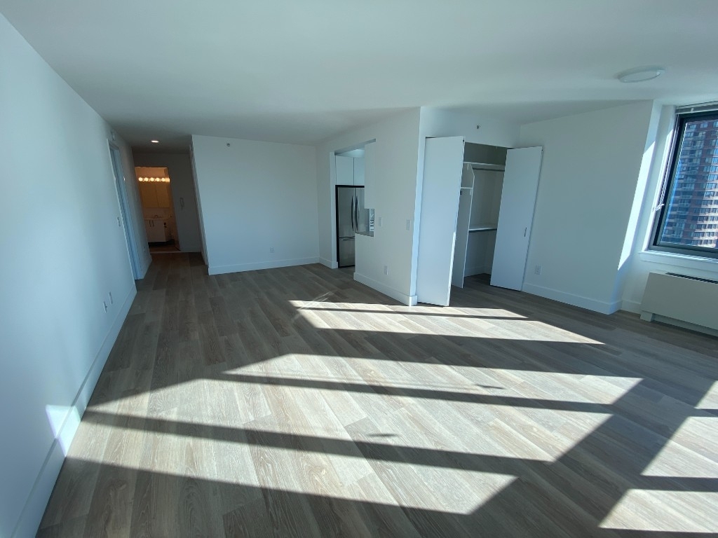 Center Boulevard - Photo 12