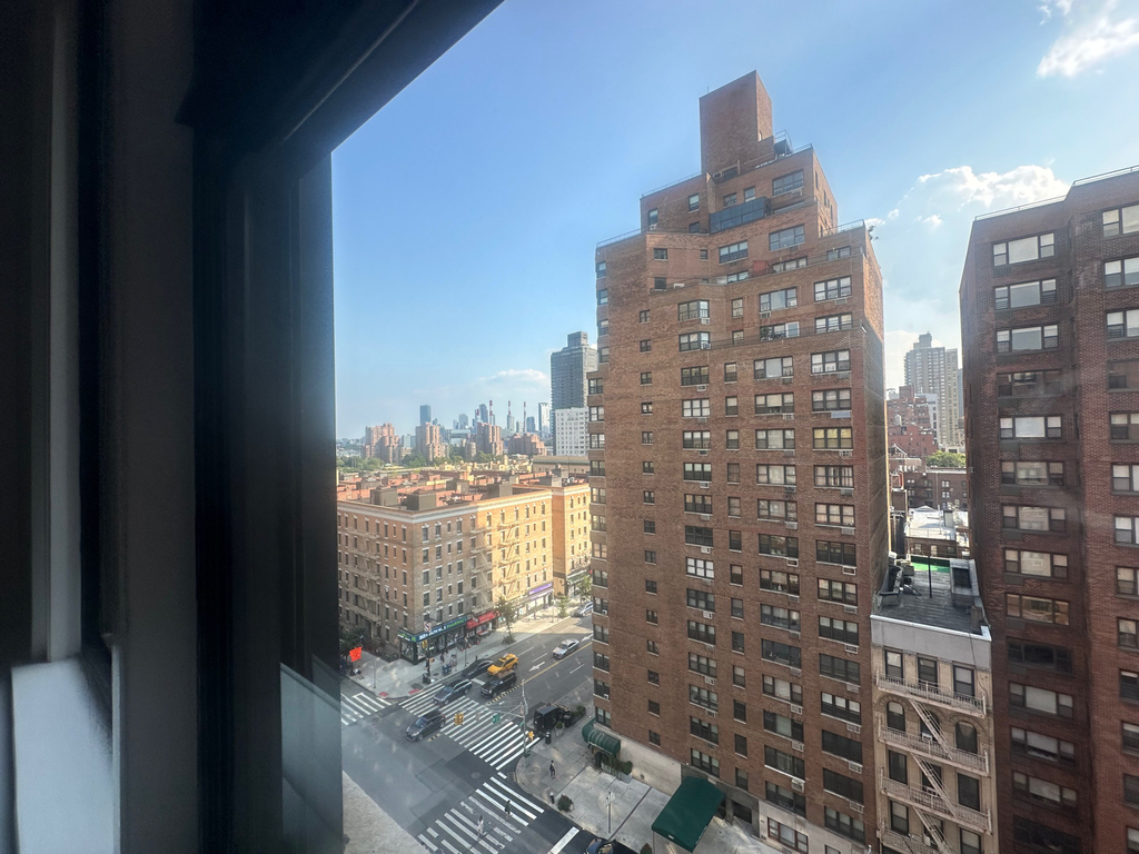 435 East 79th Street - Photo 8