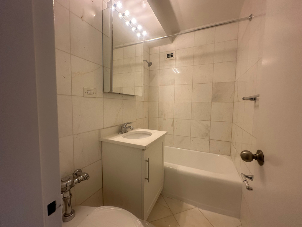 435 East 79th Street - Photo 6