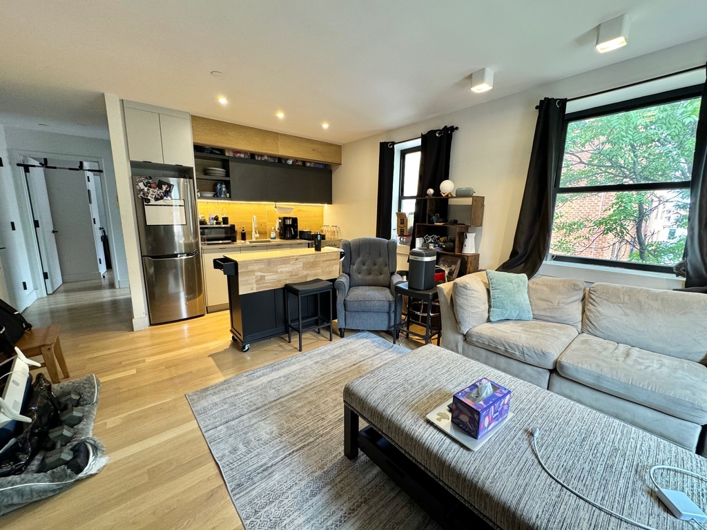 312 Devoe Street - Photo 0