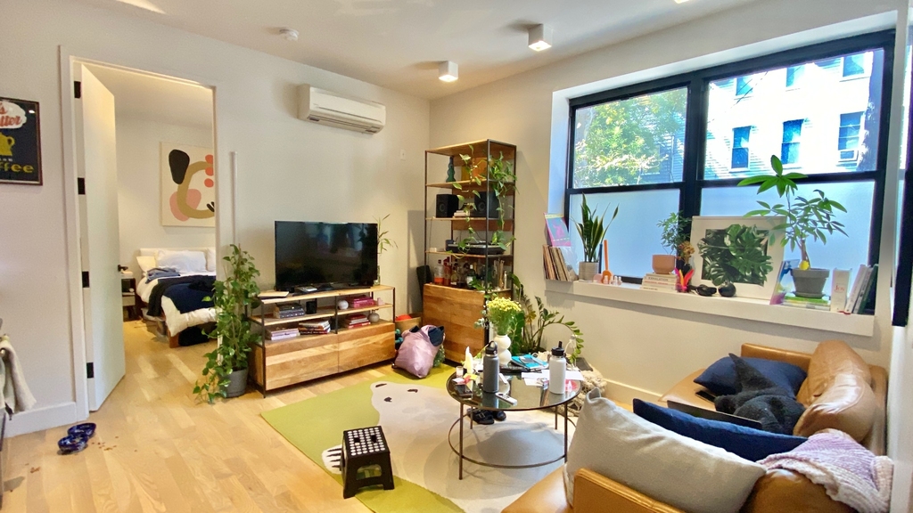 312 Devoe Street - Photo 3