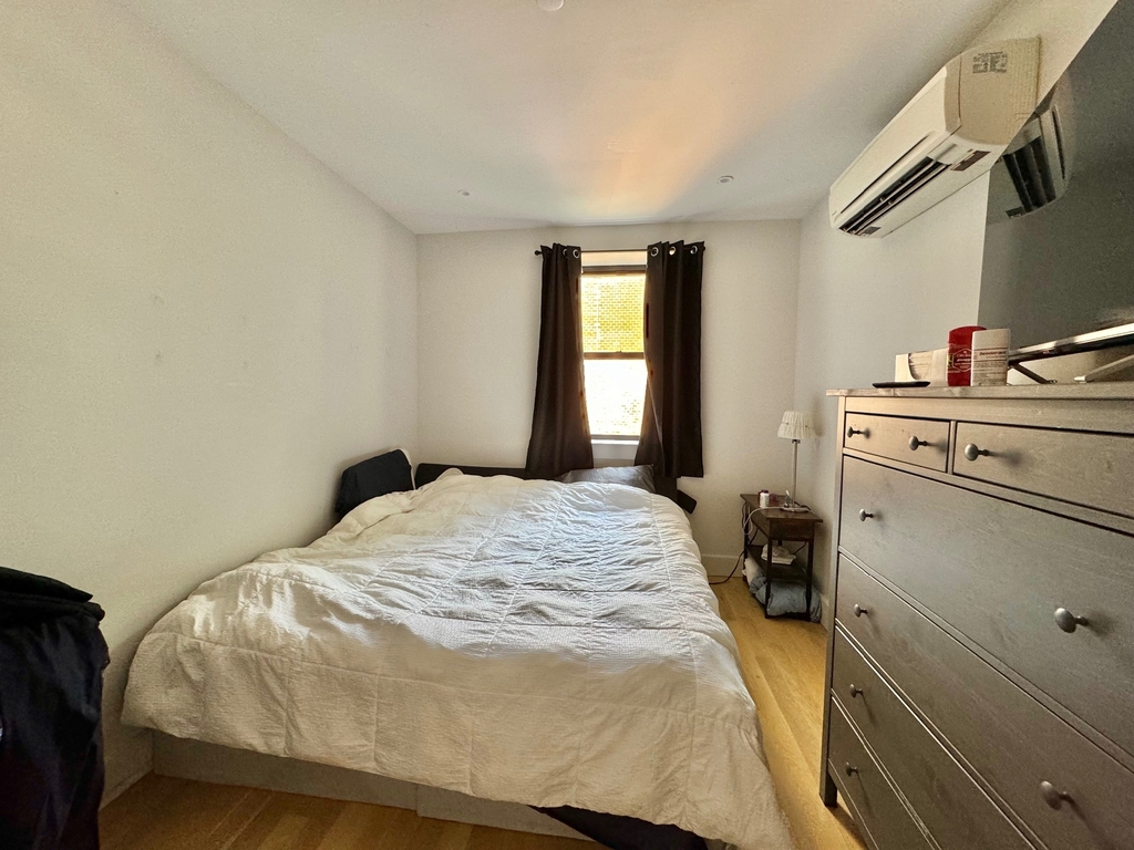 312 Devoe Street - Photo 3