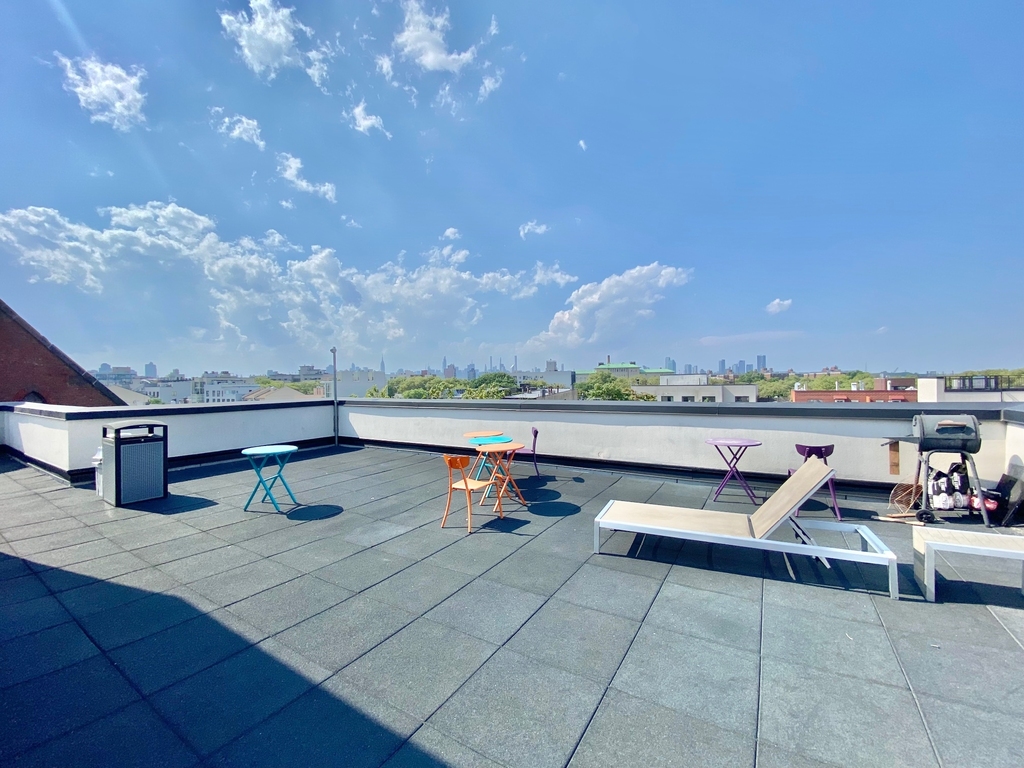 312 Devoe Street - Photo 5
