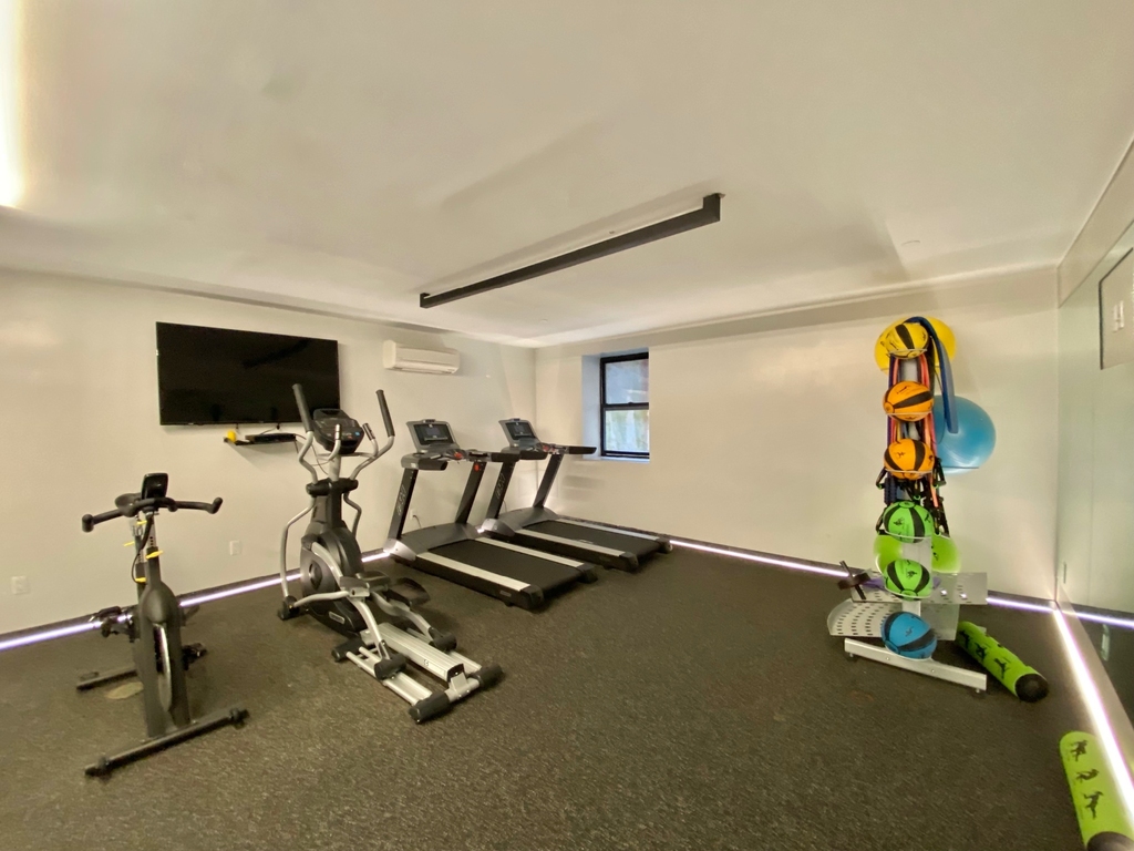 312 Devoe Street - Photo 7