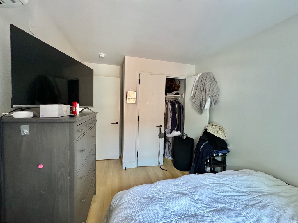 312 Devoe Street - Photo 4