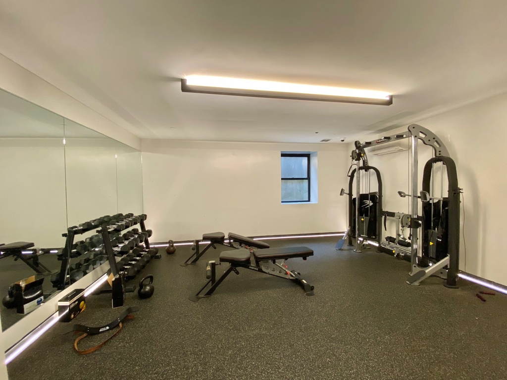 312 Devoe Street - Photo 5