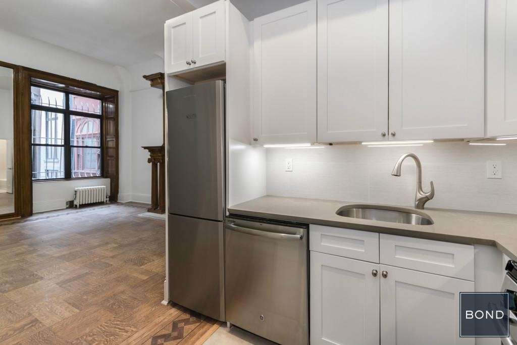 14 West 69th Street - Photo 4