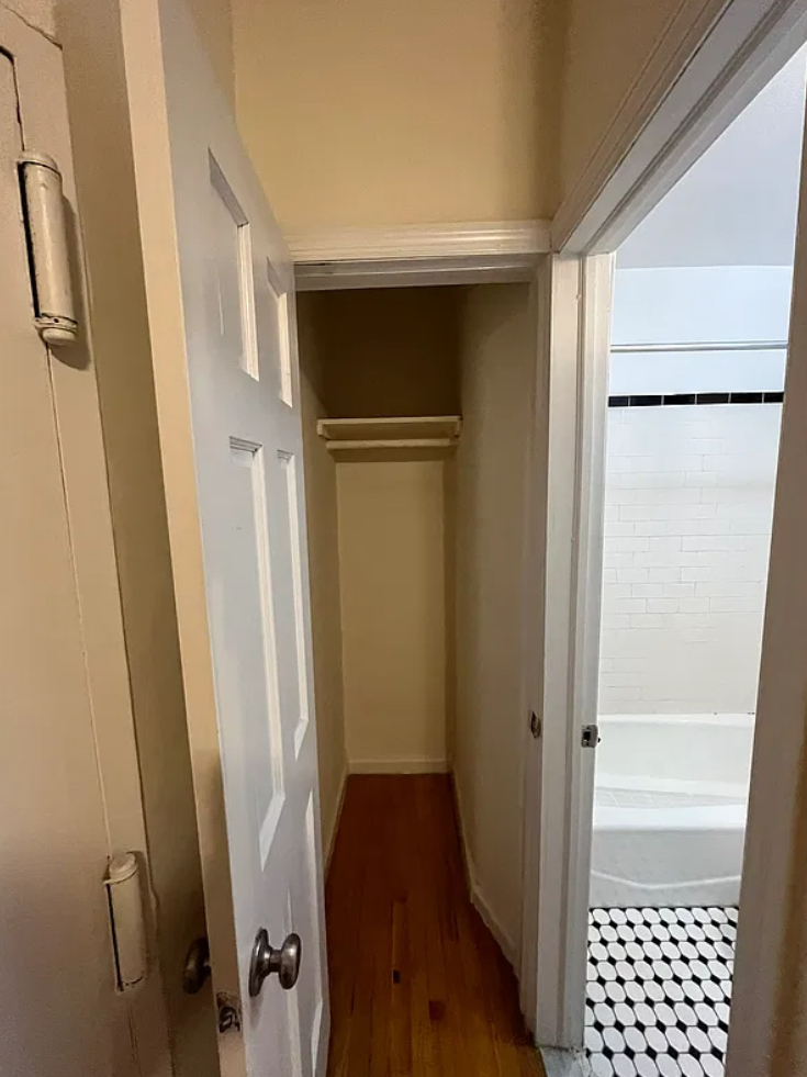 East 83rd Street - Photo 6