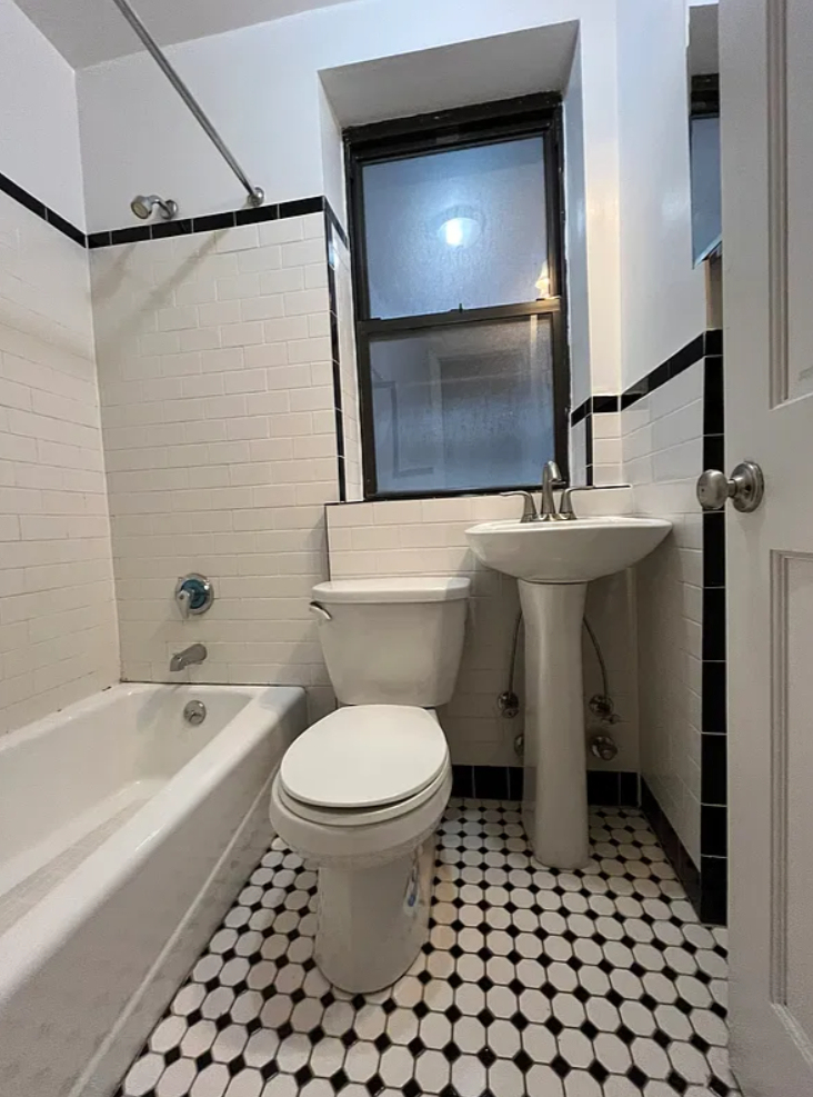 East 83rd Street - Photo 7