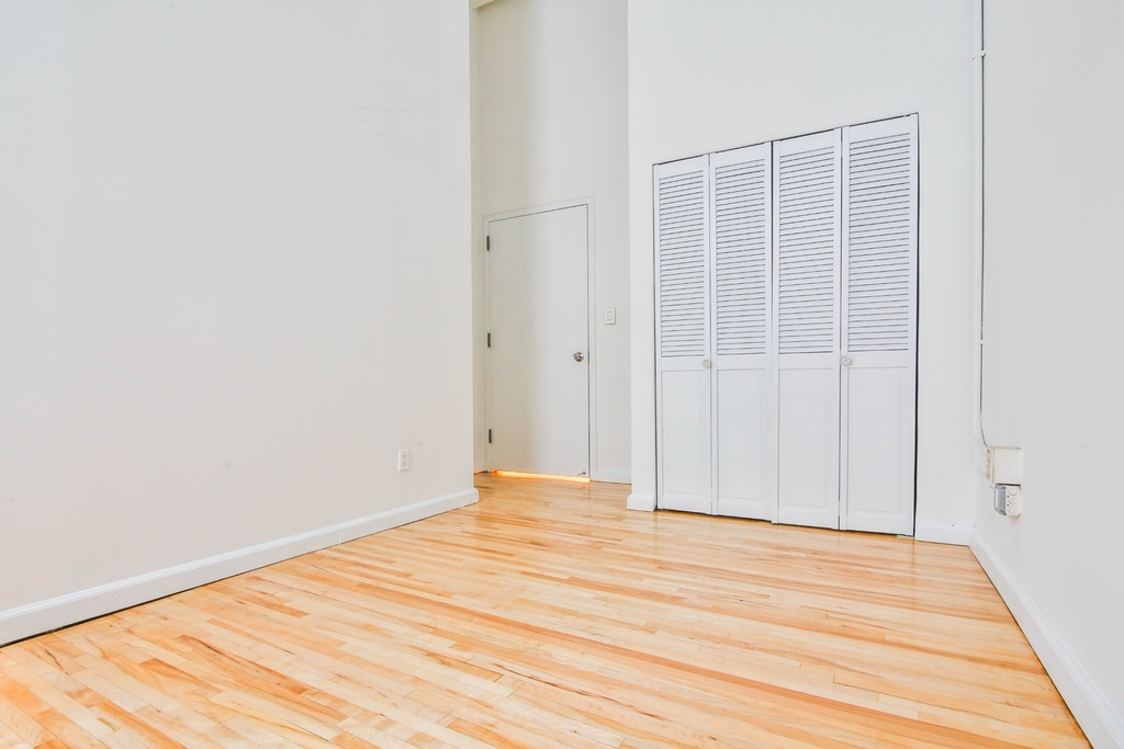 135 William Street - Photo 11