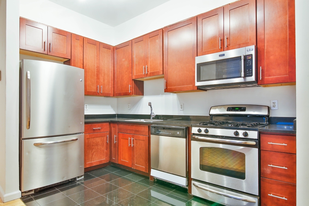135 William Street - Photo 14