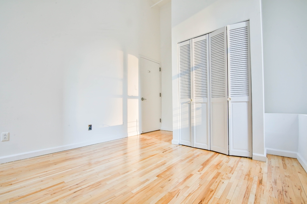 135 William Street - Photo 9