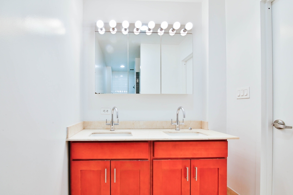 135 William Street - Photo 12