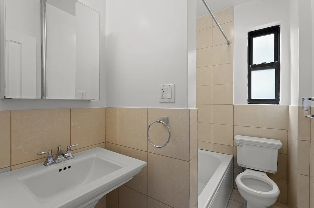 West 11 street - Photo 5