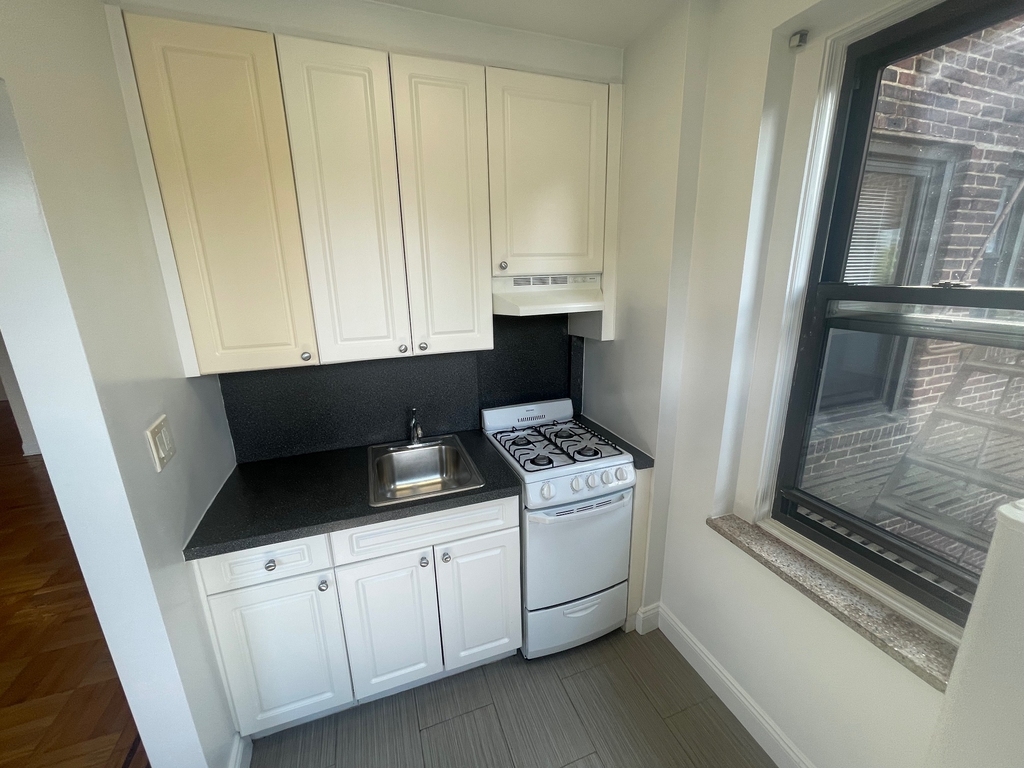 172-90 Highland Avenue - Photo 3