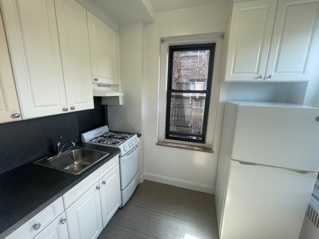 172-90 Highland Avenue - Photo 2