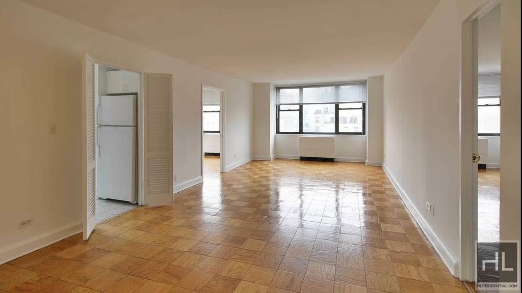 East 27th Street - Photo 10