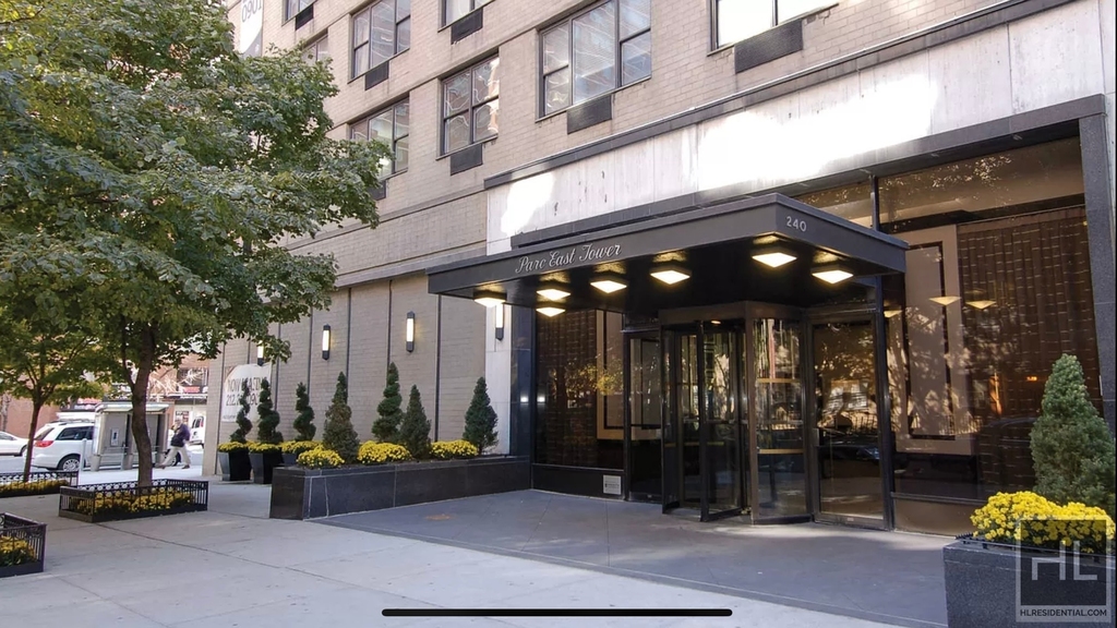 East 27th Street - Photo 12