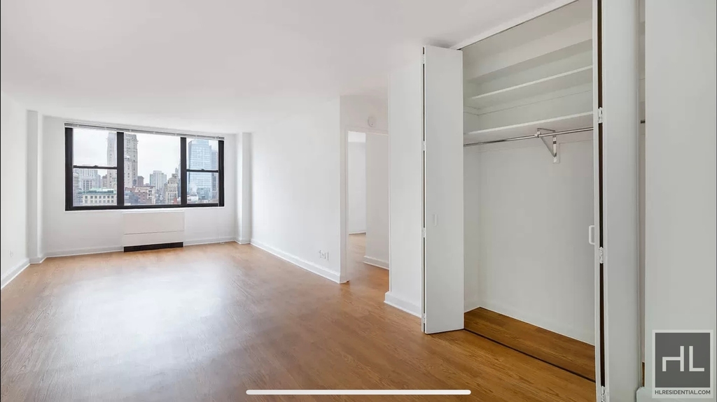 East 27th Street - Photo 7