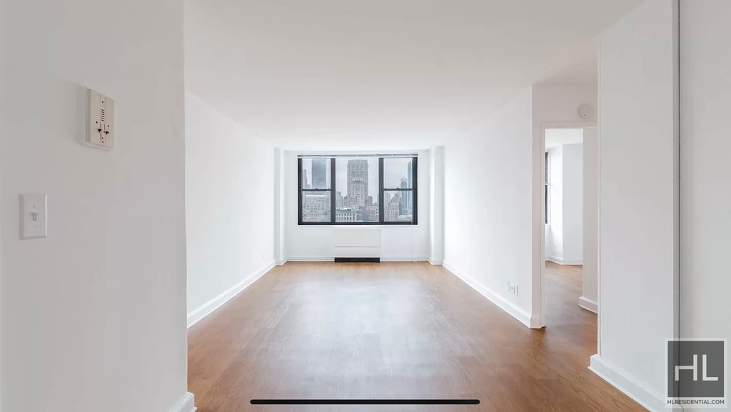 East 27th Street - Photo 3