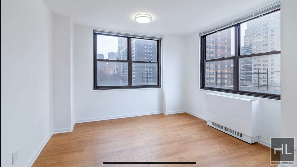 East 27th Street - Photo 5