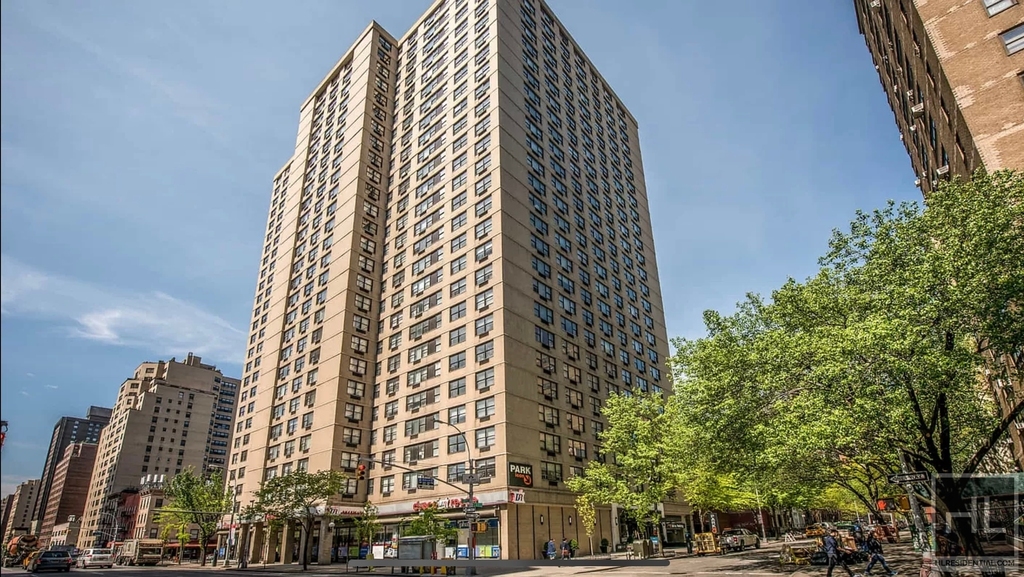 East 27th Street - Photo 14