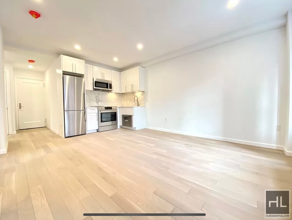 East 48th Street - Photo 2