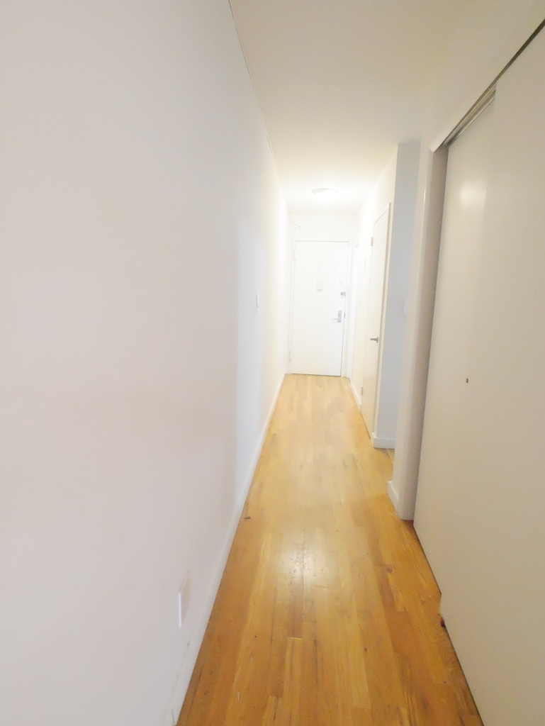 77 5th Avenue - Photo 6
