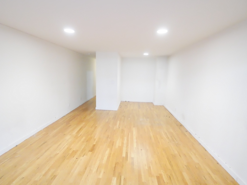 77 5th Avenue - Photo 5