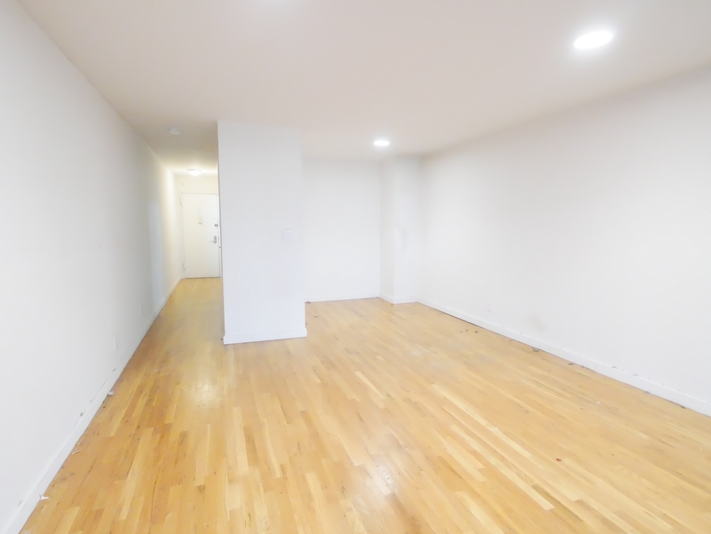 77 5th Avenue - Photo 1