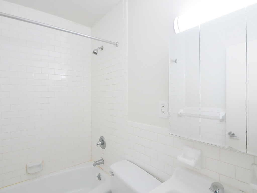 77 5th Avenue - Photo 9